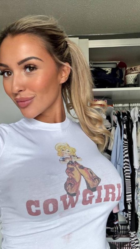 A white blondie beauty